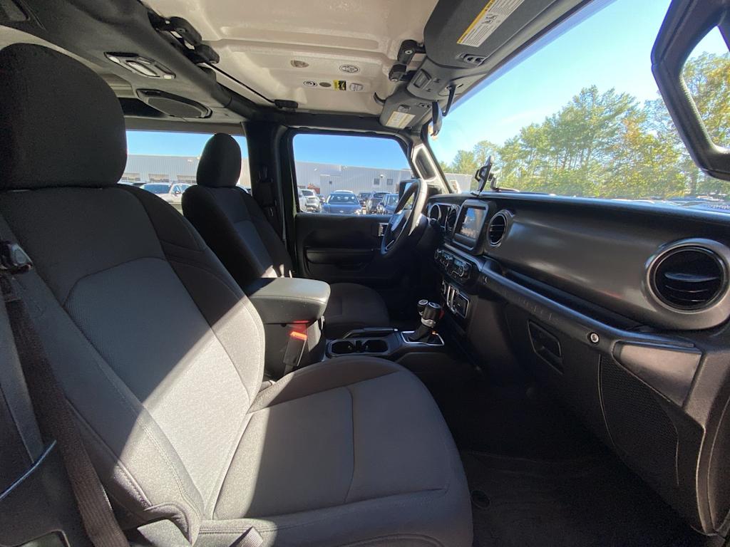 Thumbnail: 2023 Jeep Wrangler - 32