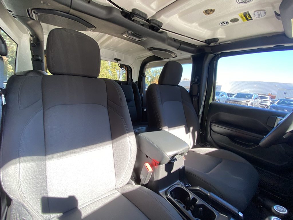 Thumbnail: 2023 Jeep Wrangler - 33