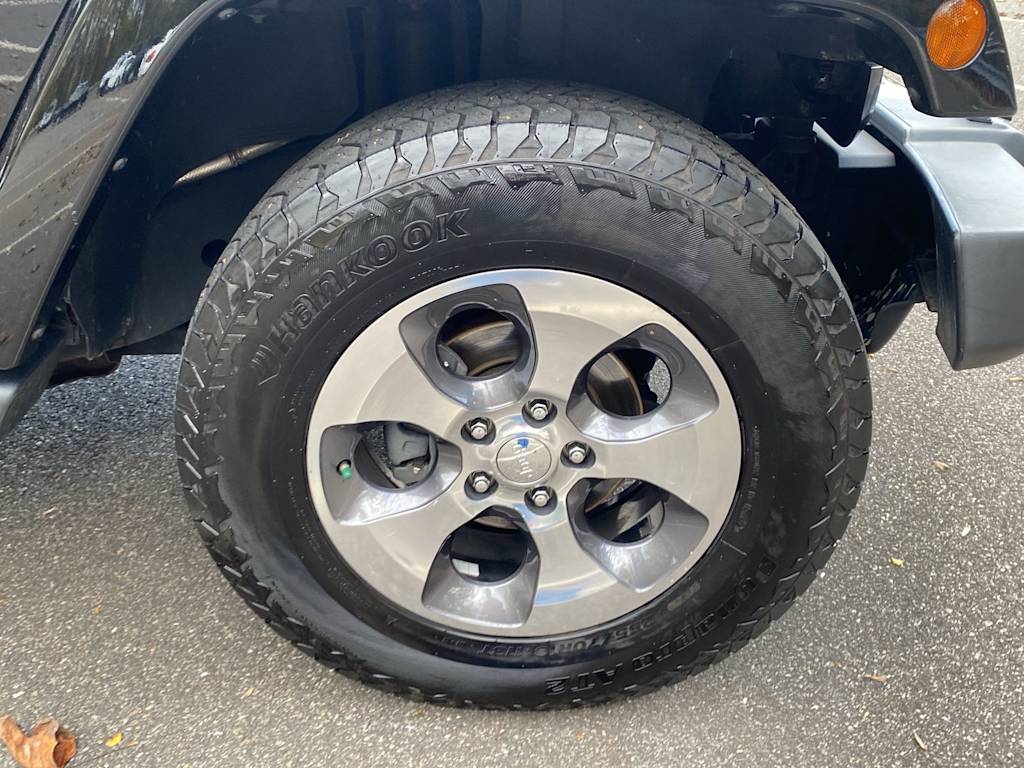 Thumbnail: 2018 Jeep Wrangler - 23