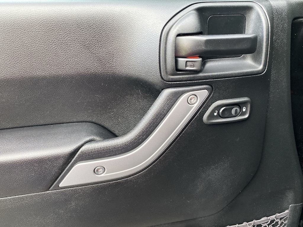 Thumbnail: 2018 Jeep Wrangler - 24