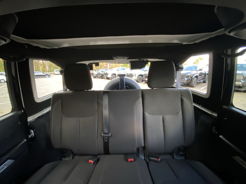 Thumbnail: 2018 Jeep Wrangler - 28