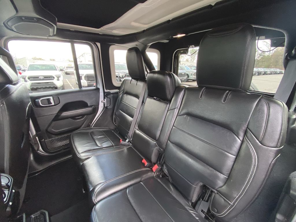 2018 Jeep Wrangler Unlimited Sahara 10