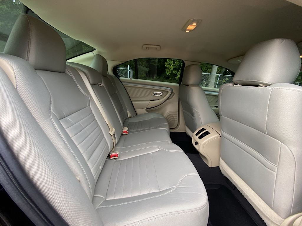 Thumbnail: 2019 Ford Taurus - 32