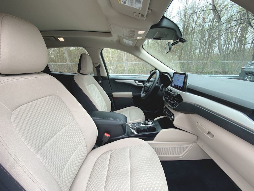 2020 Ford Escape SE 26