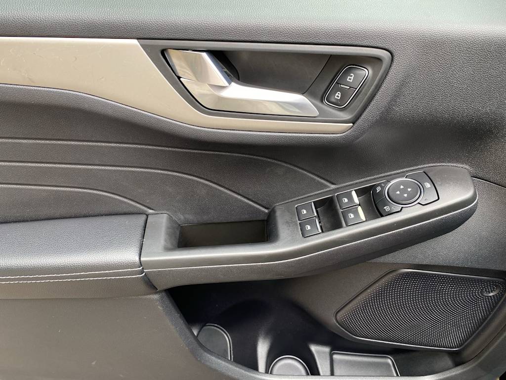 Thumbnail: 2022 Ford Escape - 26