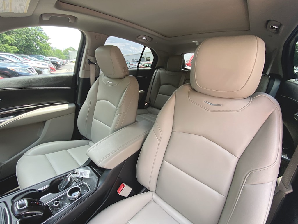 Thumbnail: 2019 Cadillac XT4 - 8