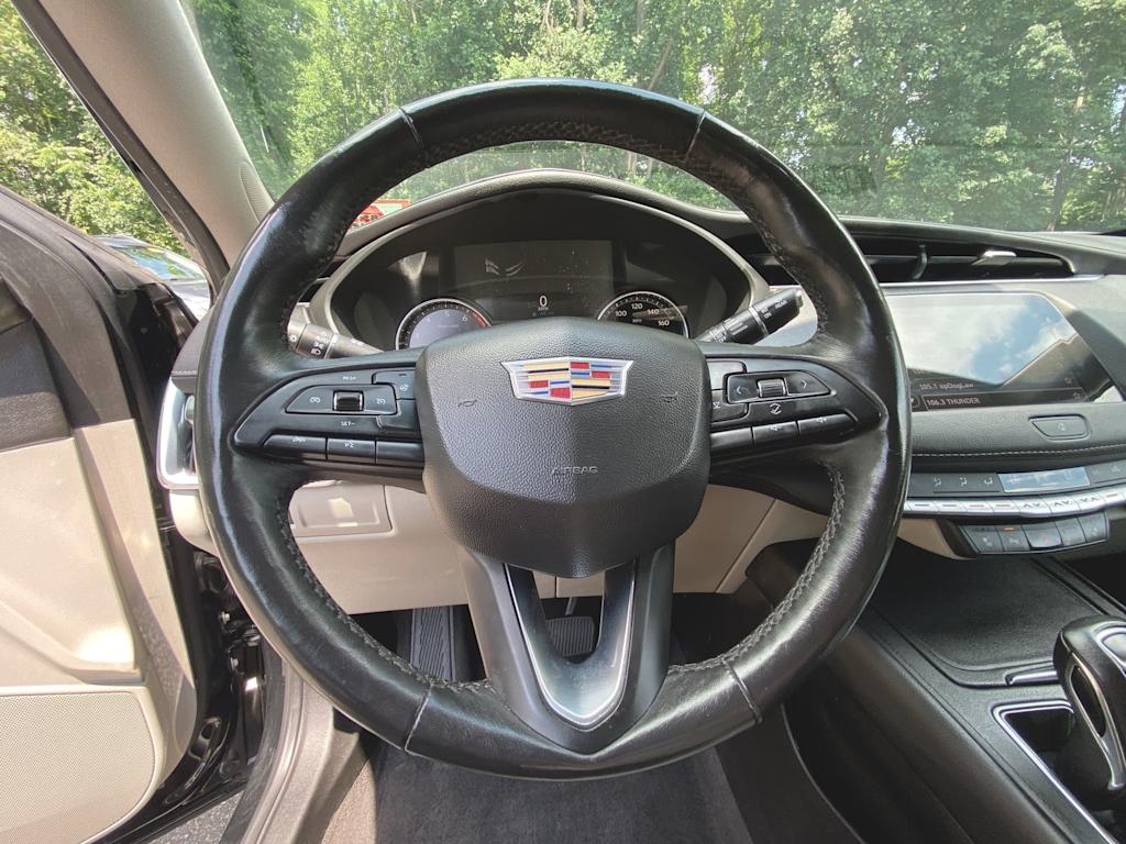 Thumbnail: 2019 Cadillac XT4 - 6