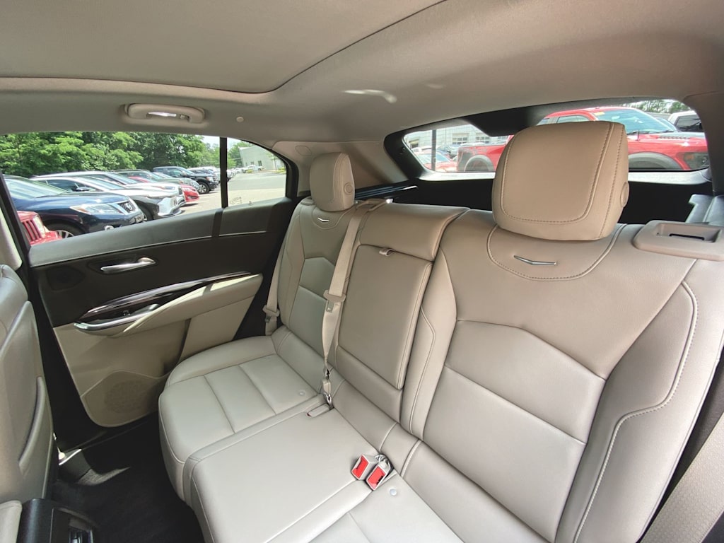 Thumbnail: 2019 Cadillac XT4 - 9