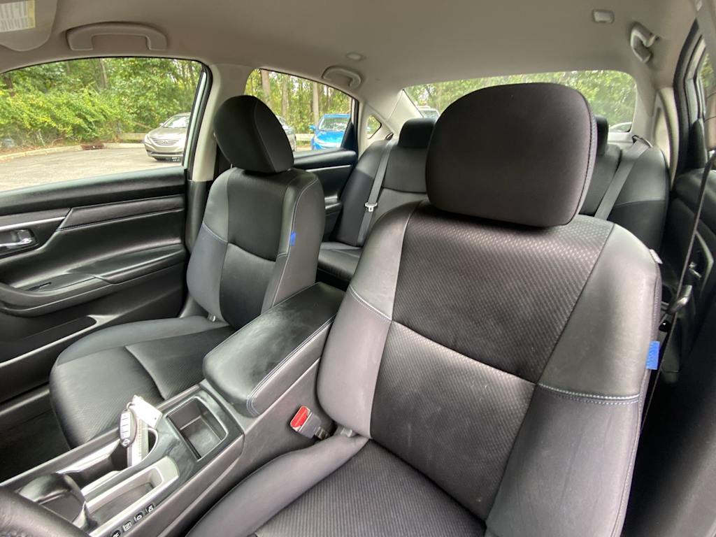 Thumbnail: 2016 Nissan Altima - 10