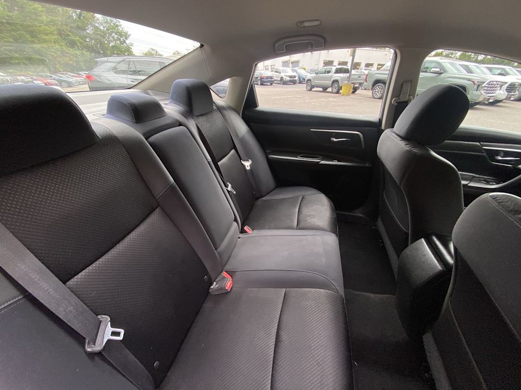 Thumbnail: 2016 Nissan Altima - 26
