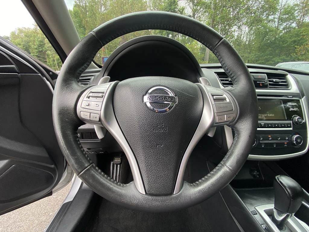 Thumbnail: 2016 Nissan Altima - 8