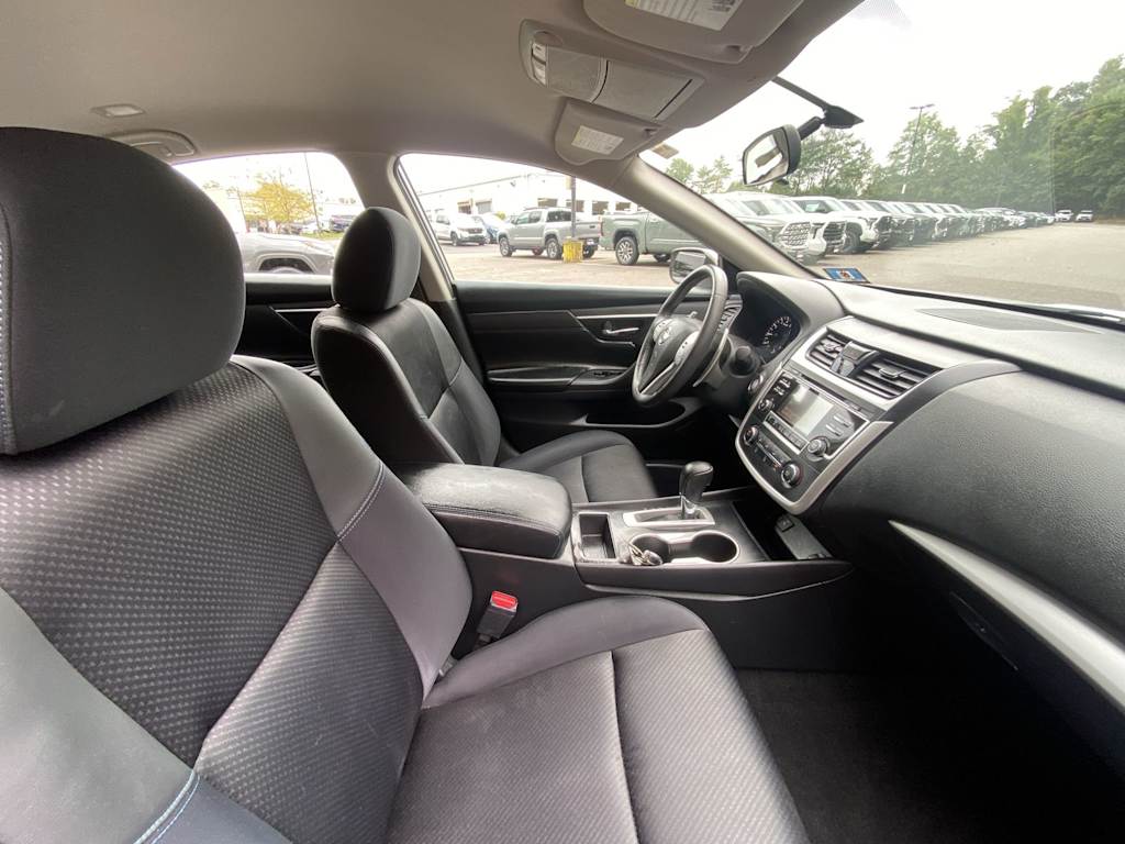 Thumbnail: 2016 Nissan Altima - 24