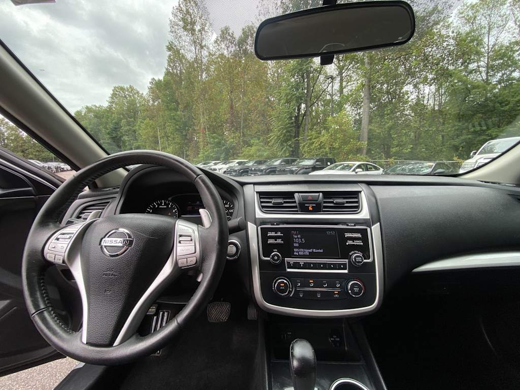 Thumbnail: 2016 Nissan Altima - 2