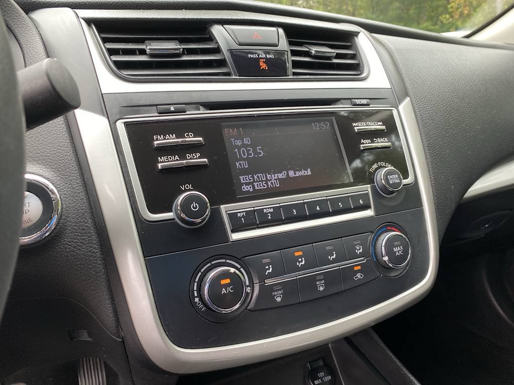 Thumbnail: 2016 Nissan Altima - 28