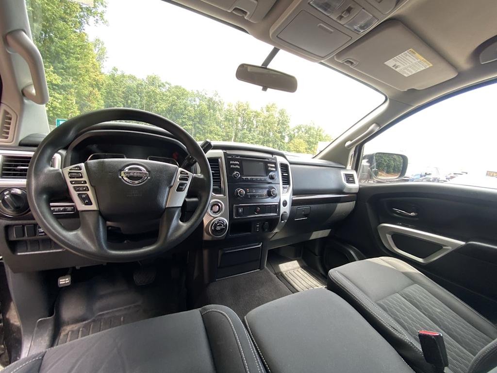 Thumbnail: 2018 Nissan Titan - 9