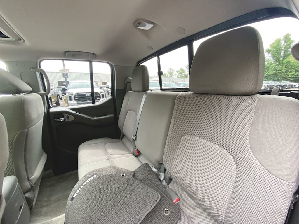 2018 Nissan Frontier SV 10