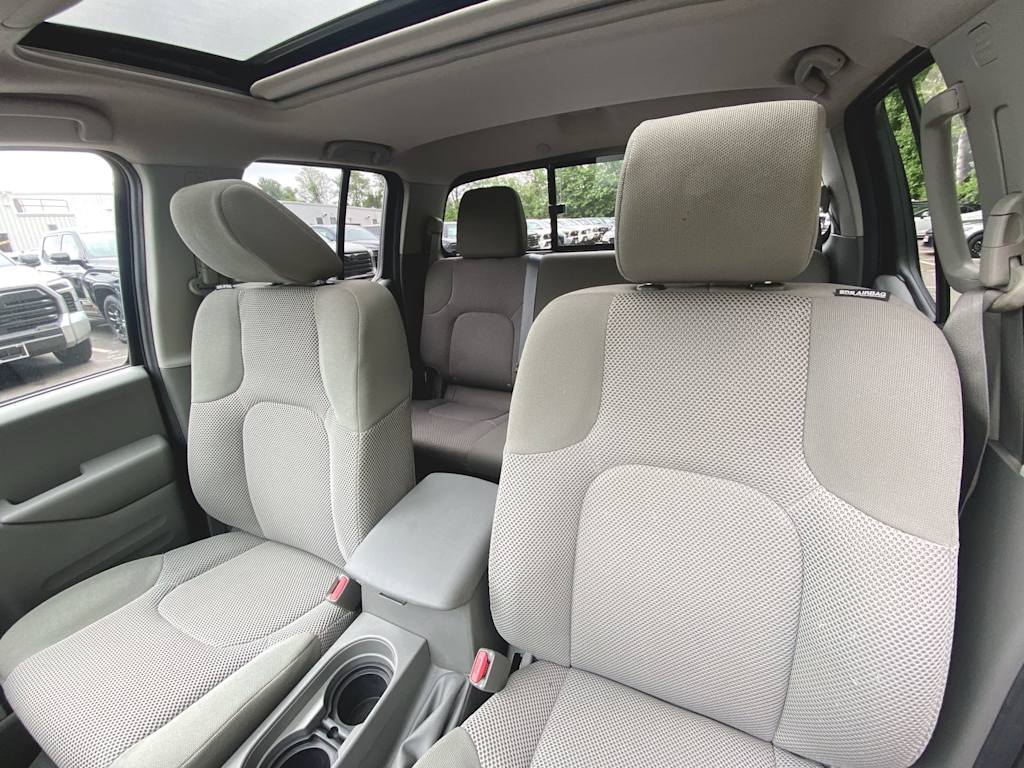 2018 Nissan Frontier SV 9