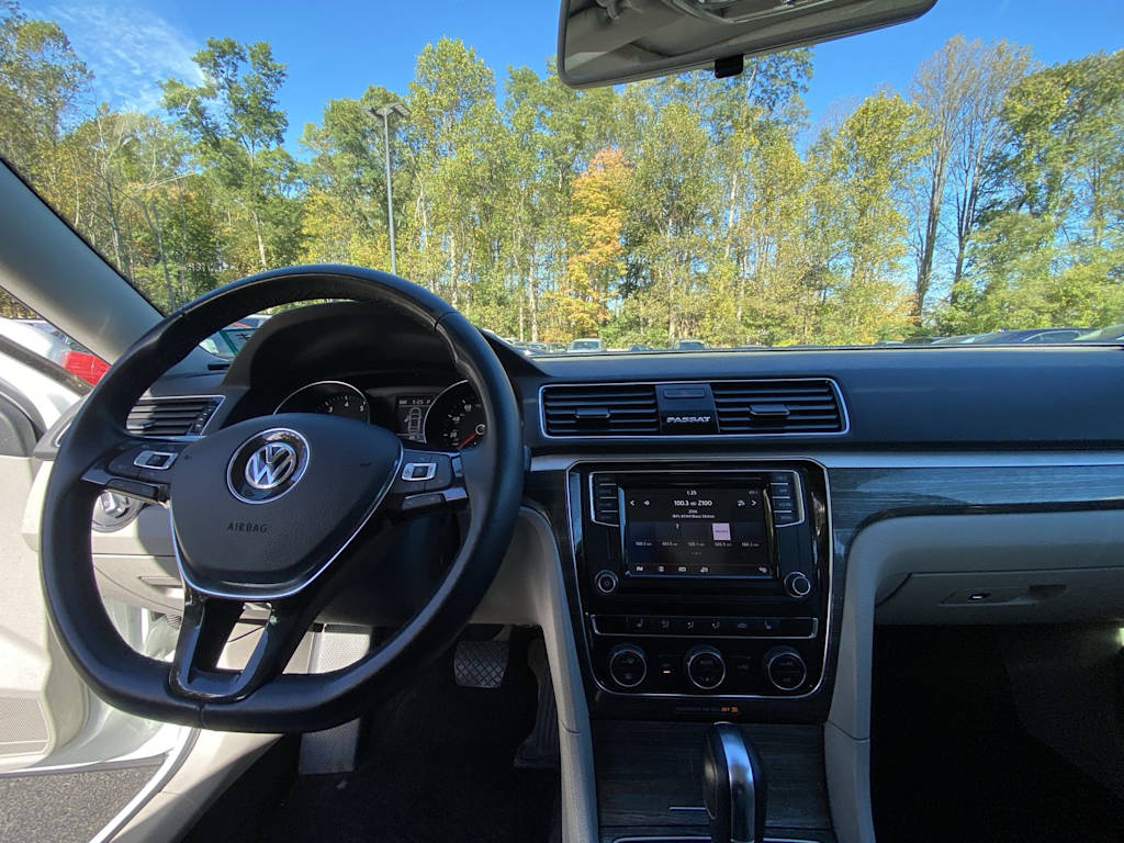 Thumbnail: 2018 Volkswagen Passat - 2