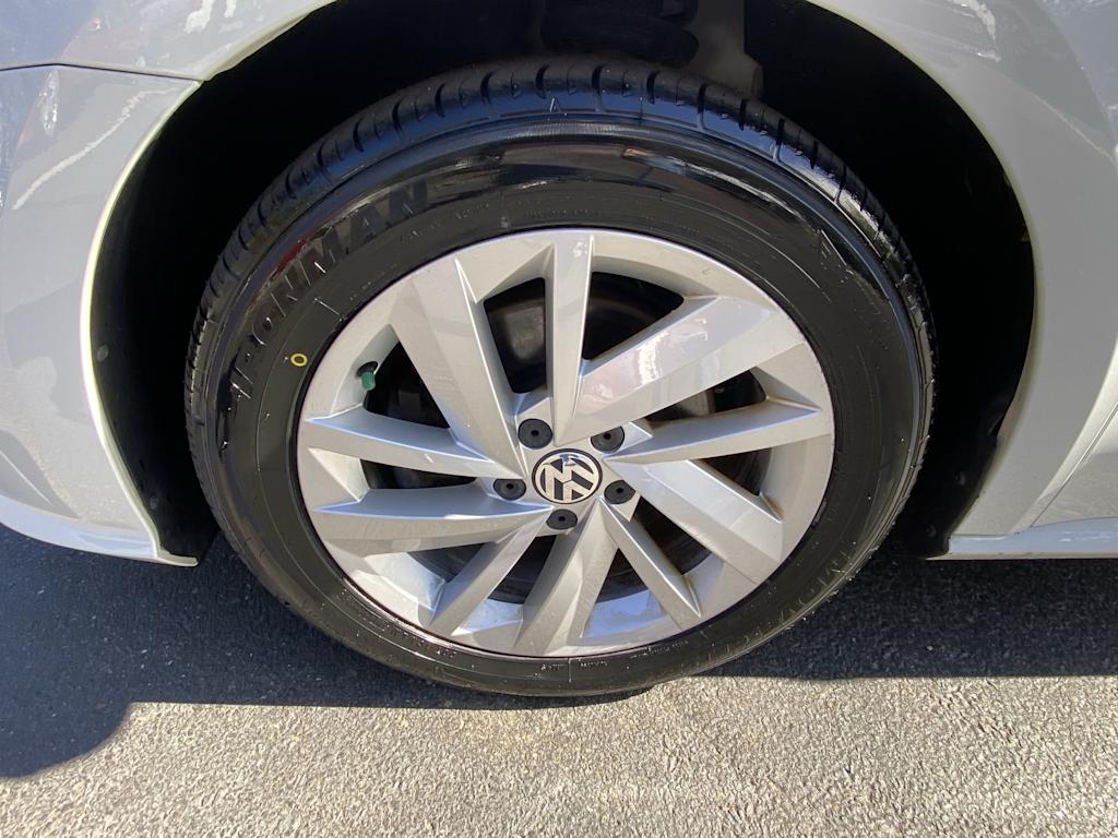 Thumbnail: 2018 Volkswagen Passat - 7