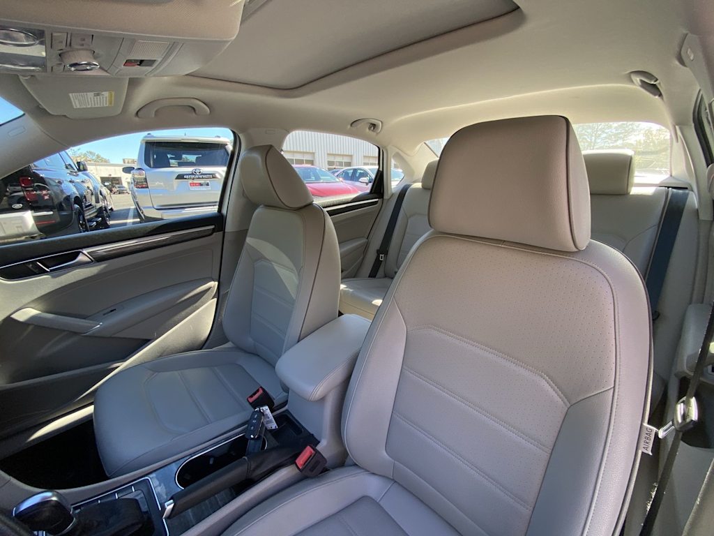 Thumbnail: 2018 Volkswagen Passat - 11