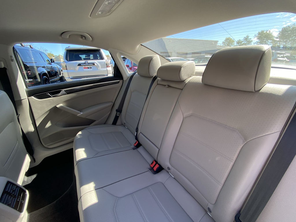 Thumbnail: 2018 Volkswagen Passat - 25