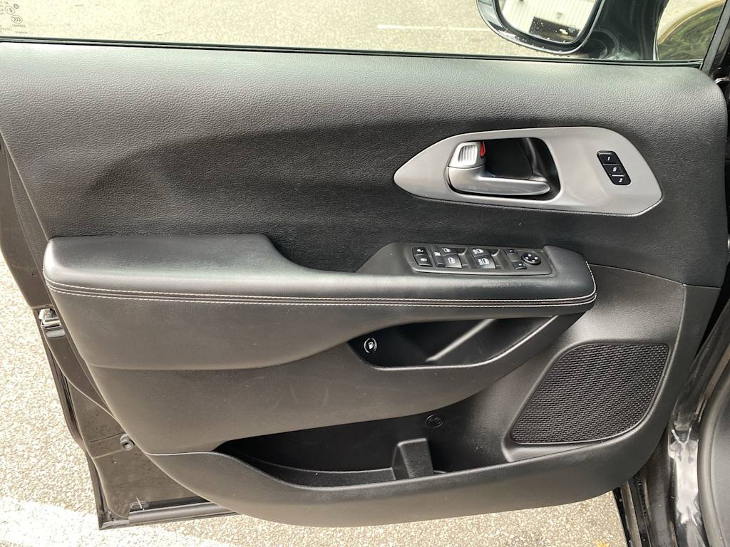 Thumbnail: 2021 Chrysler Pacifica - 31