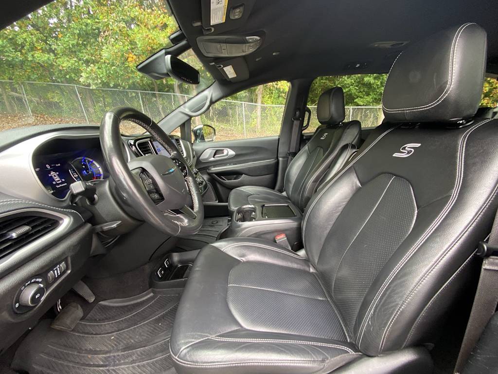 Thumbnail: 2021 Chrysler Pacifica - 10