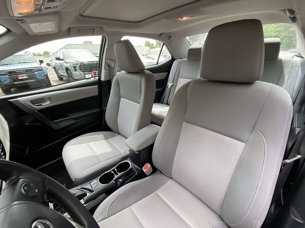 Thumbnail: 2015 Toyota Corolla - 8