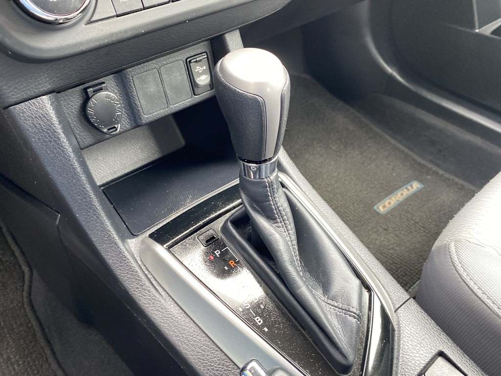 Thumbnail: 2015 Toyota Corolla - 11