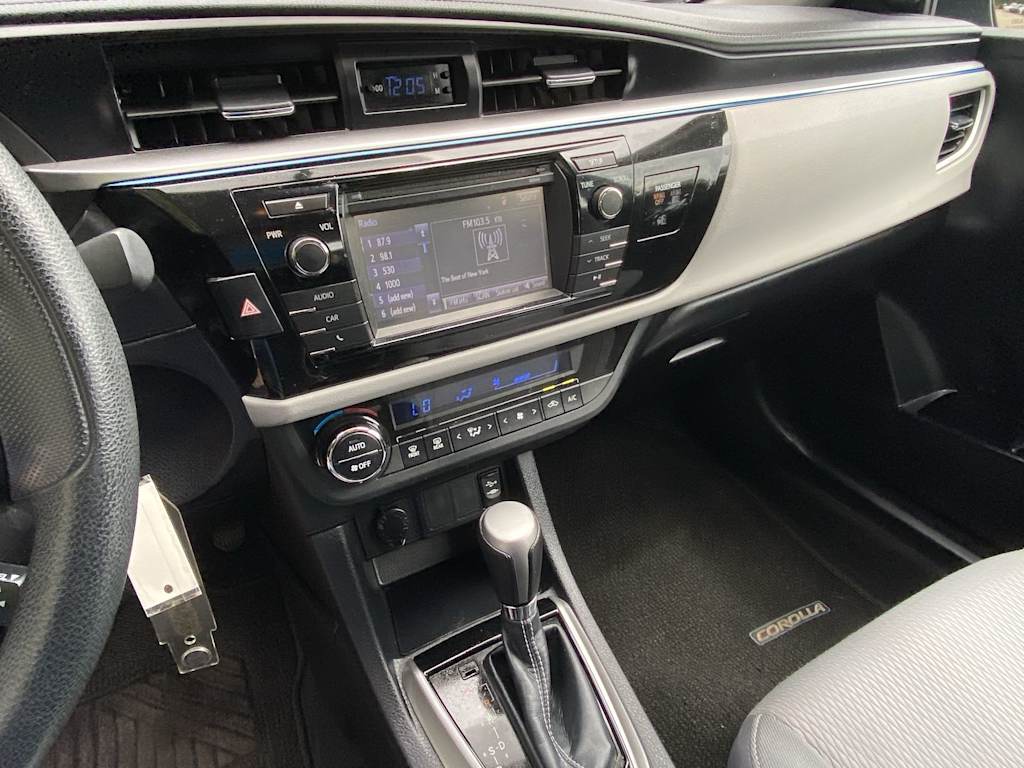 Thumbnail: 2015 Toyota Corolla - 10