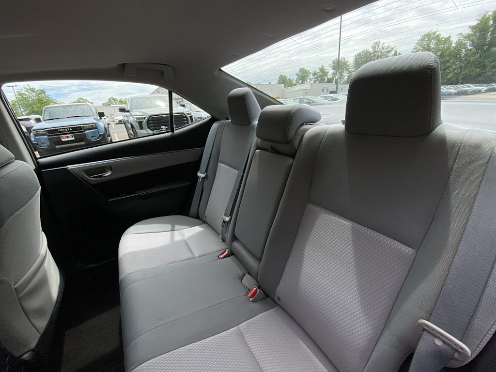 Thumbnail: 2015 Toyota Corolla - 9