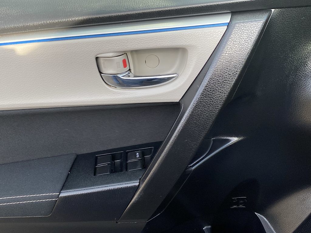 Thumbnail: 2014 Toyota Corolla - 28