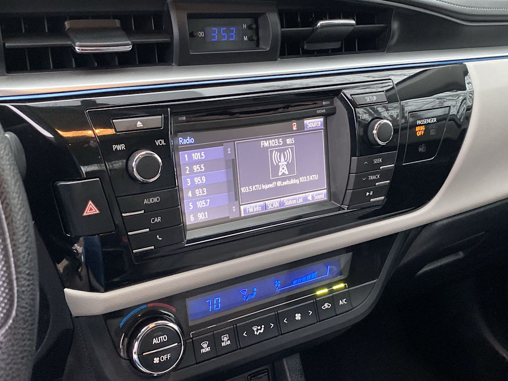 Thumbnail: 2015 Toyota Corolla - 36