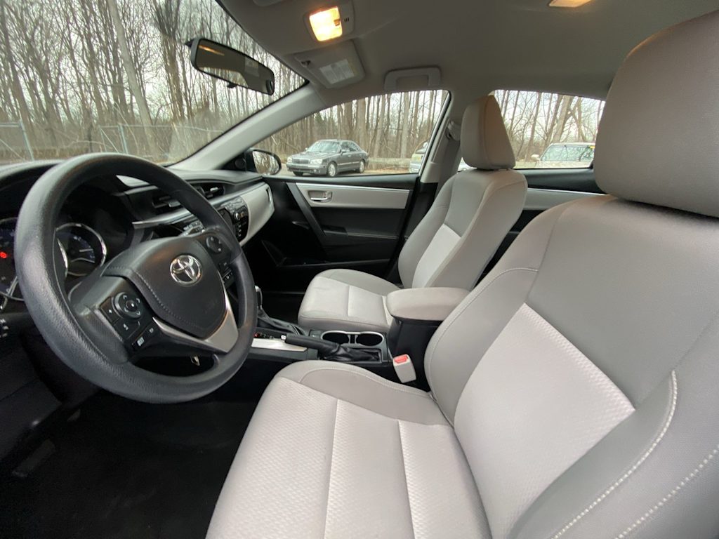 Thumbnail: 2015 Toyota Corolla - 9