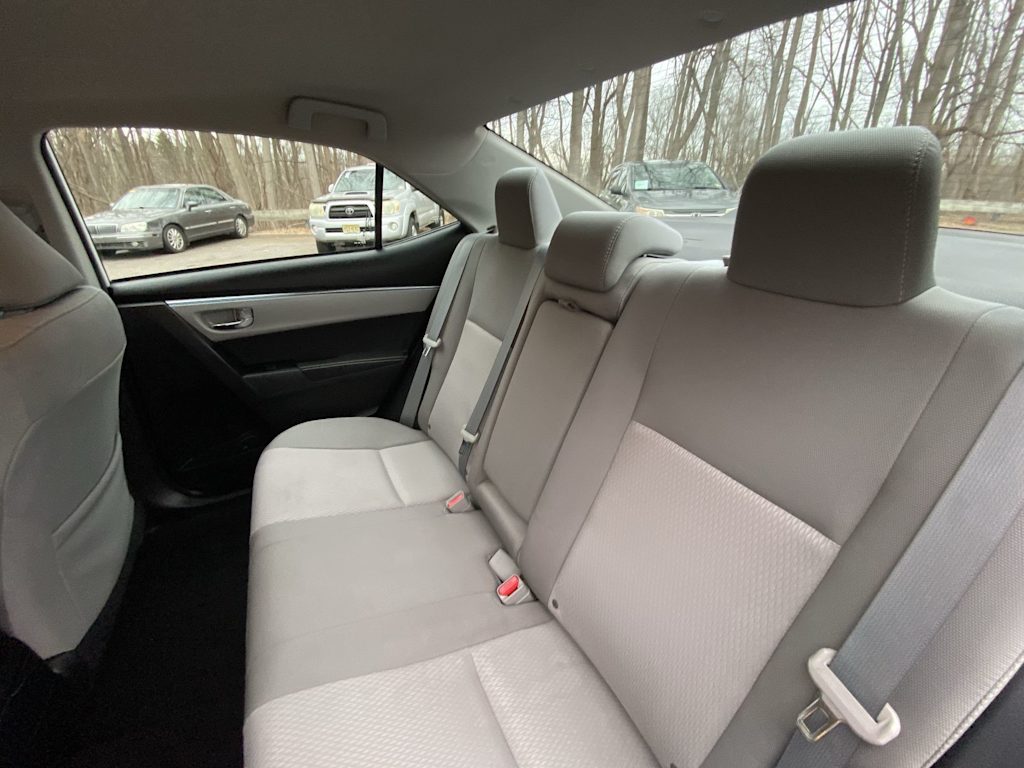 Thumbnail: 2015 Toyota Corolla - 11