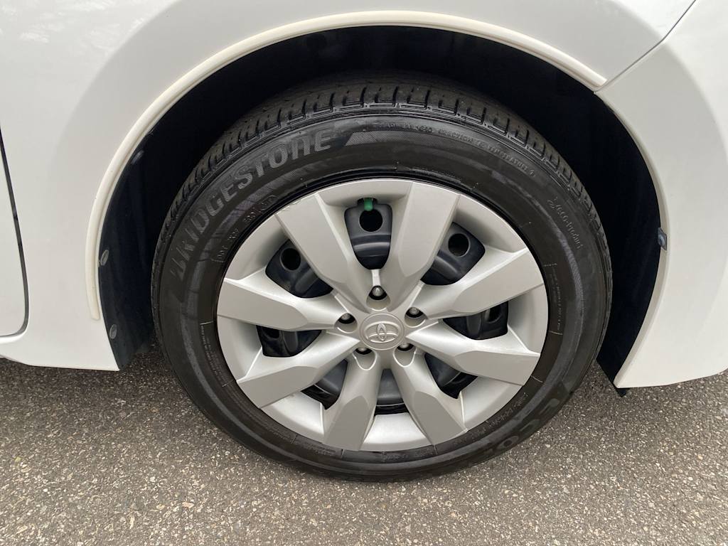 Thumbnail: 2015 Toyota Corolla - 30