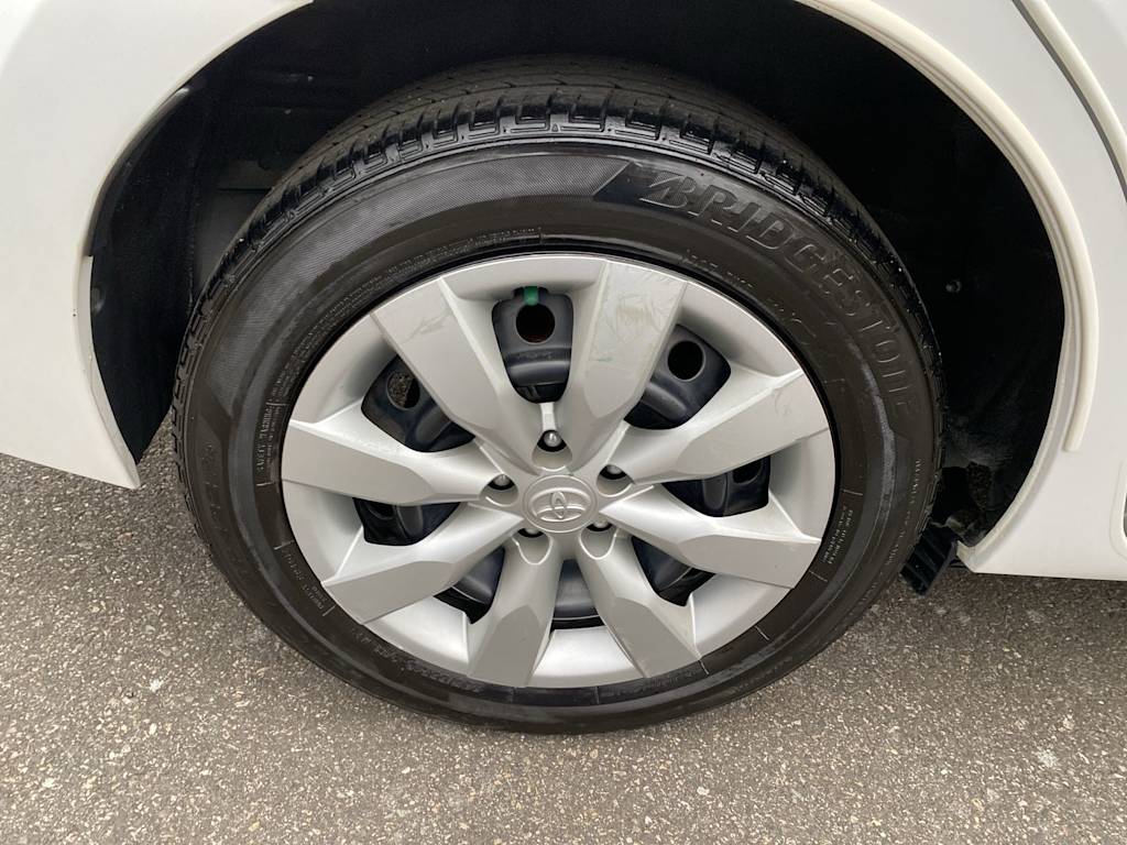 Thumbnail: 2015 Toyota Corolla - 29