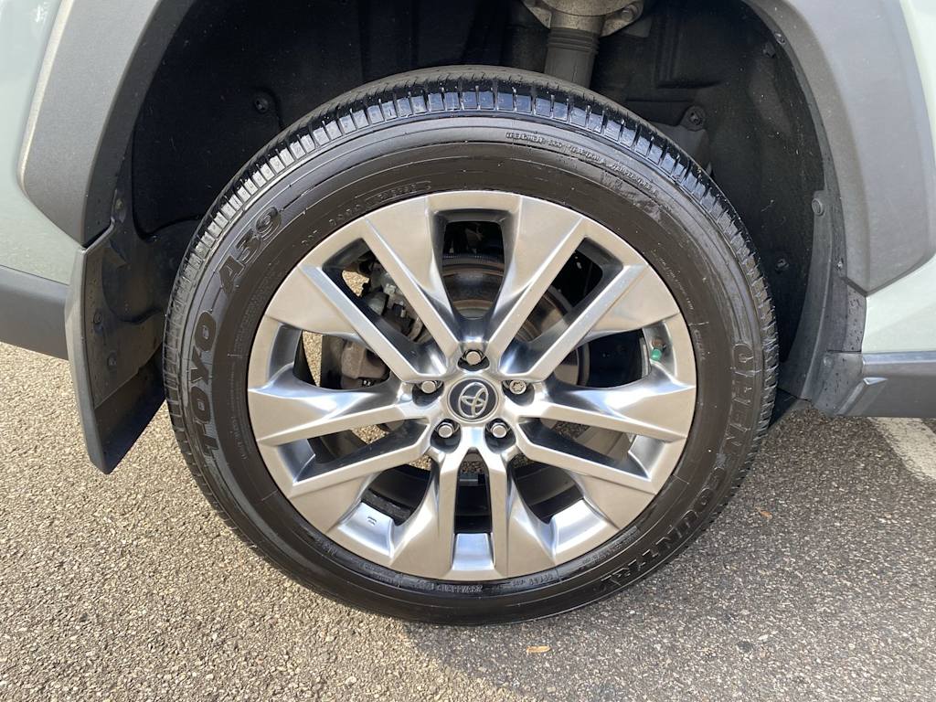 Thumbnail: 2021 Toyota RAV4 - 23