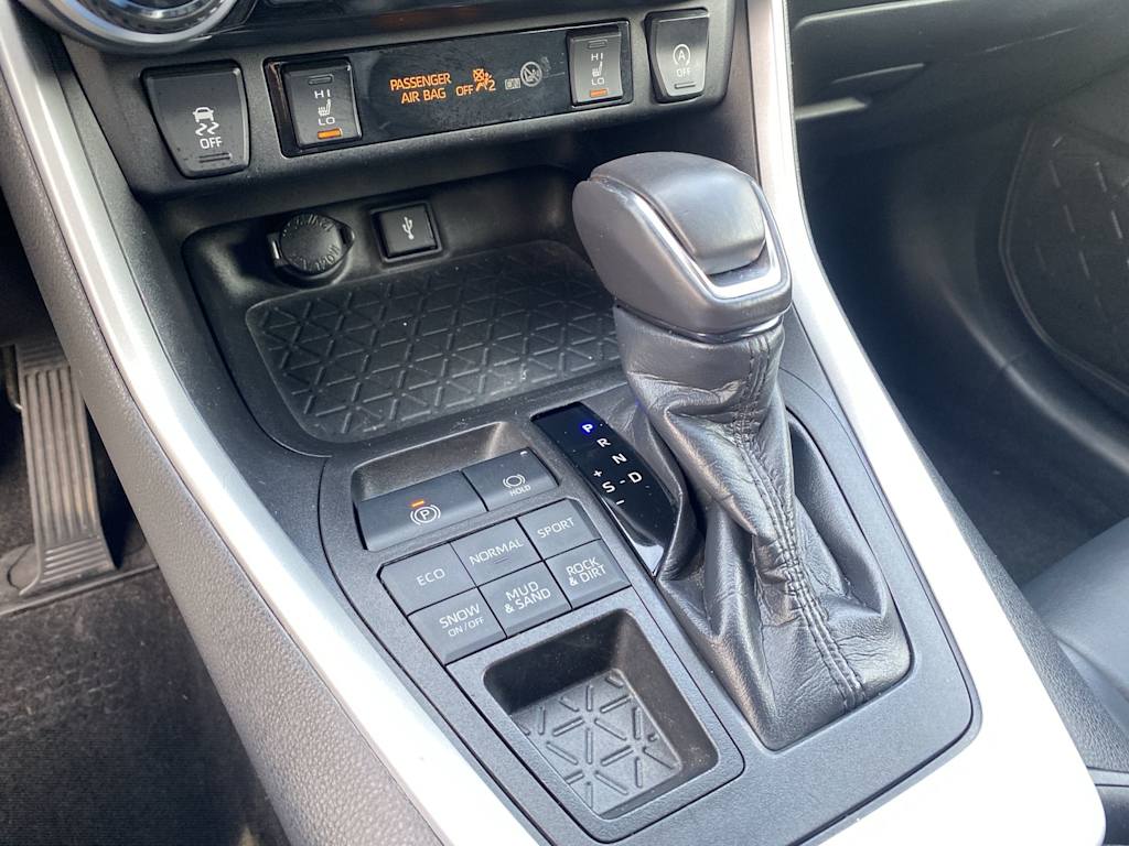 Thumbnail: 2021 Toyota RAV4 - 13