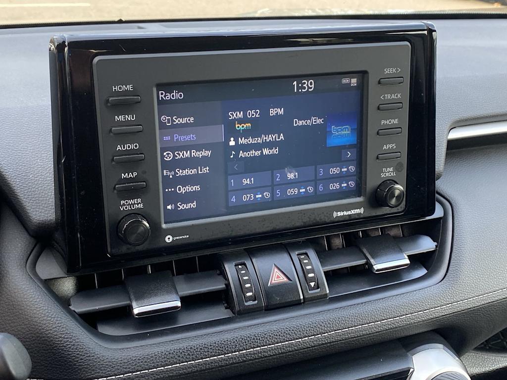 Thumbnail: 2021 Toyota RAV4 - 32