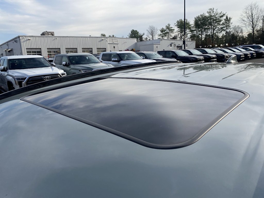 Thumbnail: 2021 Toyota RAV4 - 21