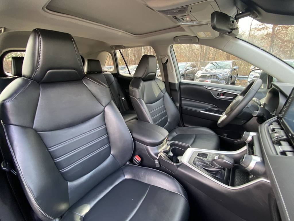 Thumbnail: 2021 Toyota RAV4 - 29