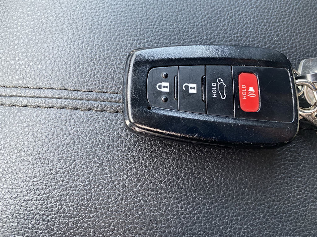 Thumbnail: 2021 Toyota RAV4 - 16