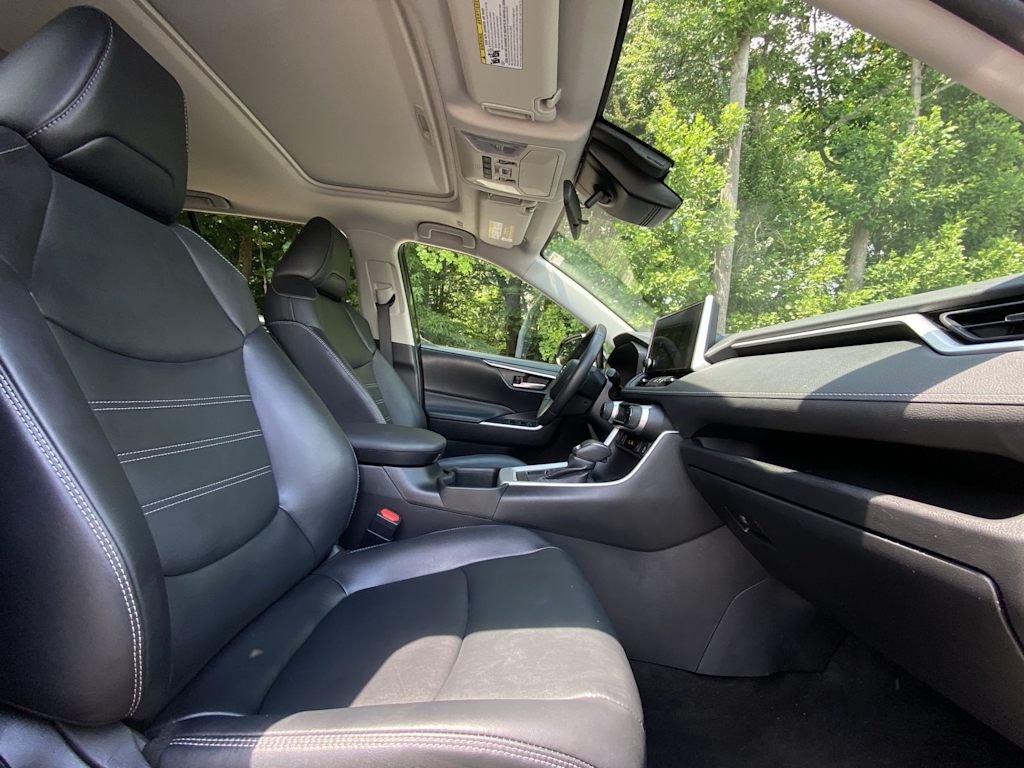 Thumbnail: 2024 Toyota RAV4 - 31