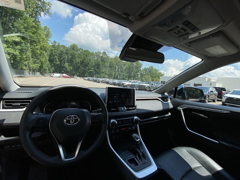 Thumbnail: 2024 Toyota RAV4 - 9