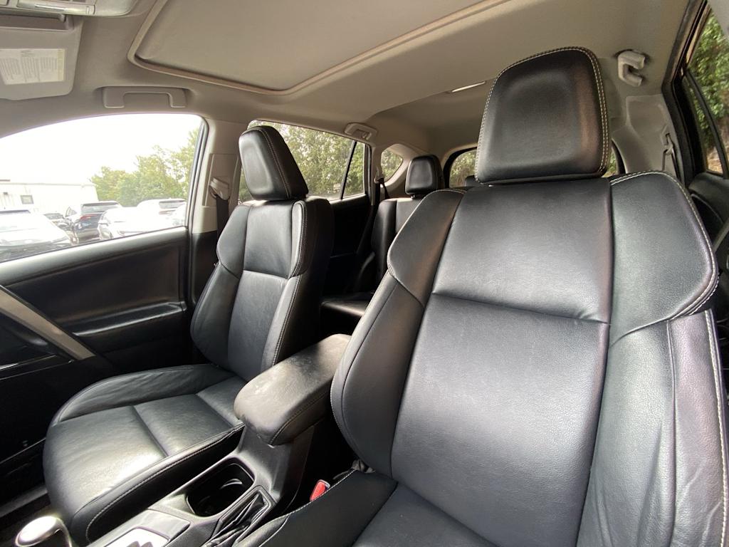 Thumbnail: 2017 Toyota RAV4 - 10