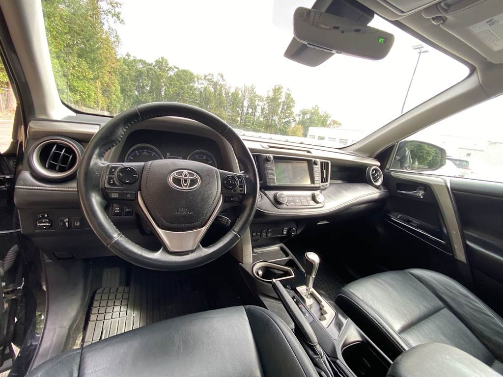 Thumbnail: 2017 Toyota RAV4 - 8