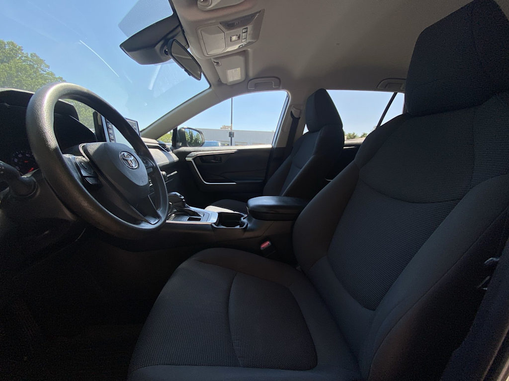 Thumbnail: 2019 Toyota RAV4 - 9