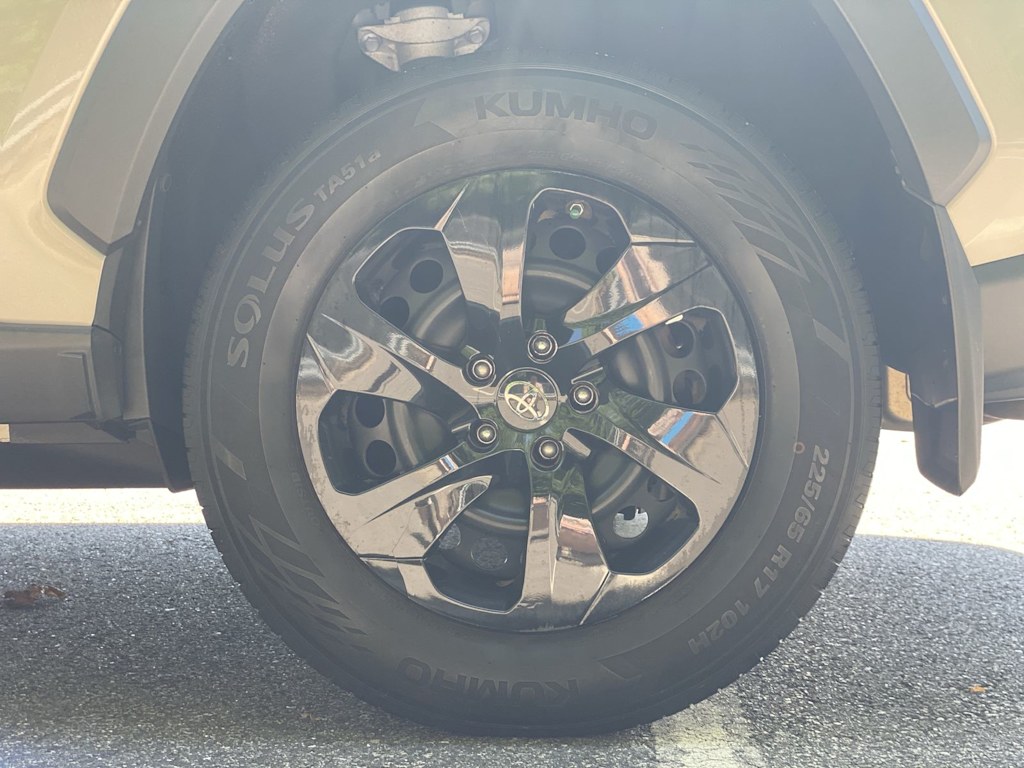 Thumbnail: 2019 Toyota RAV4 - 25