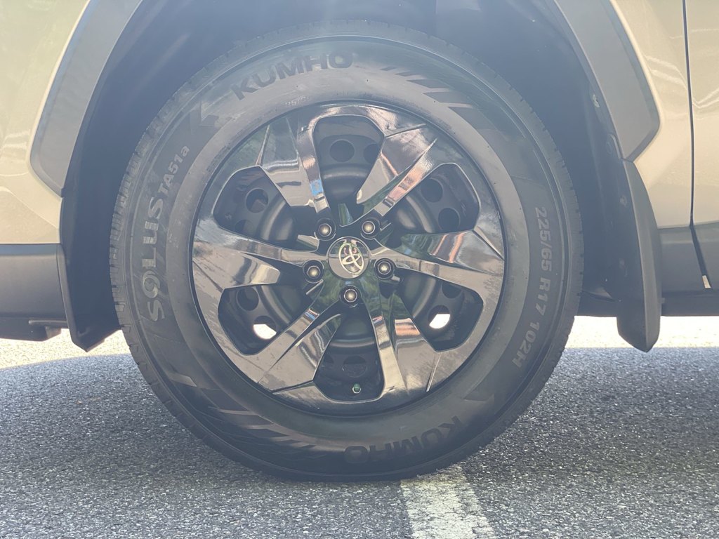 Thumbnail: 2019 Toyota RAV4 - 7